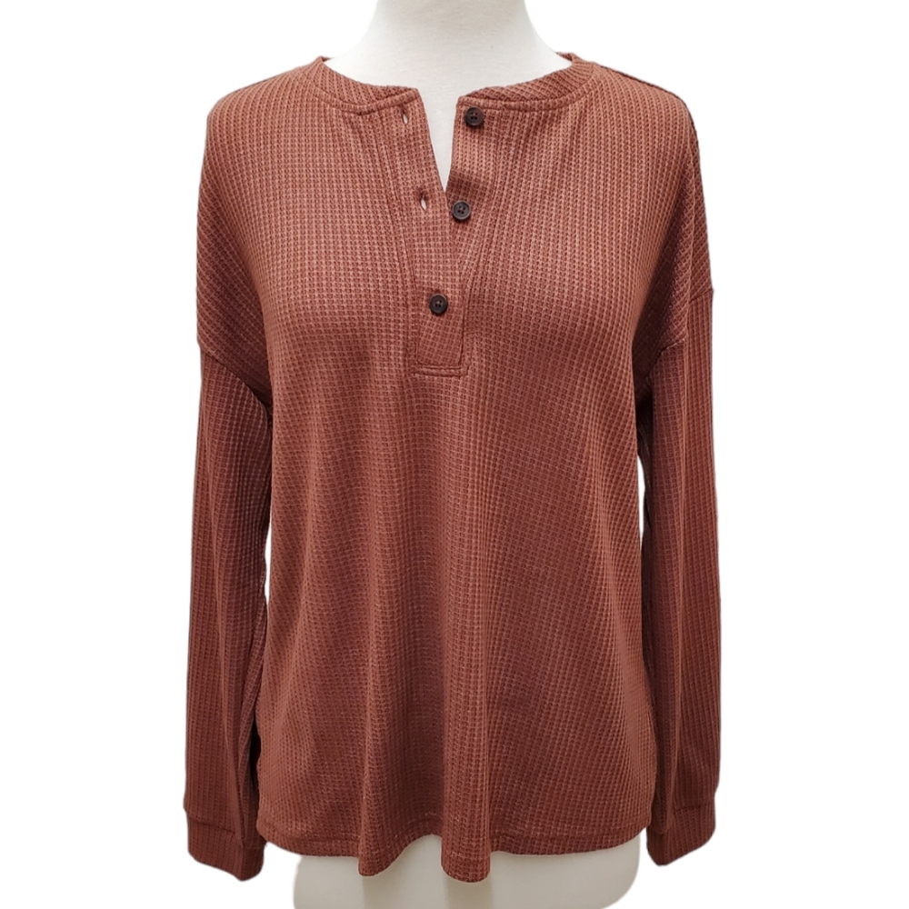 NWT Pretty Garden Waffle Knit Top 3 Button Henley Drop Shoulder Rust Brown Sz M